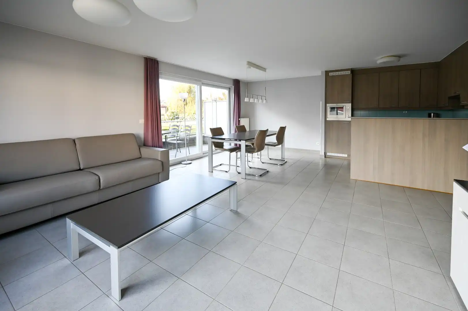 Instapklaar éénslaapkamerappartement vlak bij zee foto 8