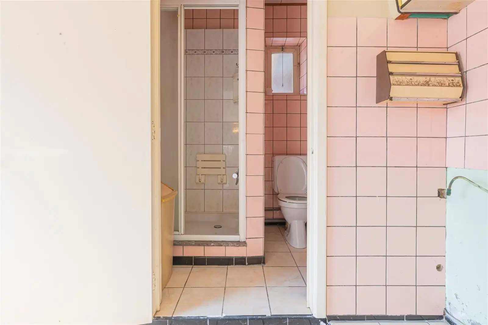 3 gevelwoning met loods (248m2) en garage foto 19