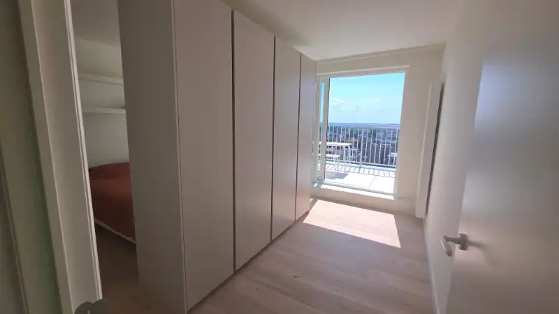Volledig gerenoveerde penthouse met twee dakterrassen en zeezicht! foto 12