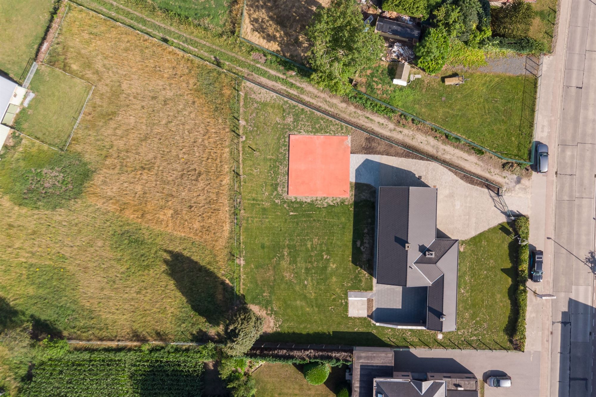 Bungalow op perceel van ca 1824m² in het groen foto 4