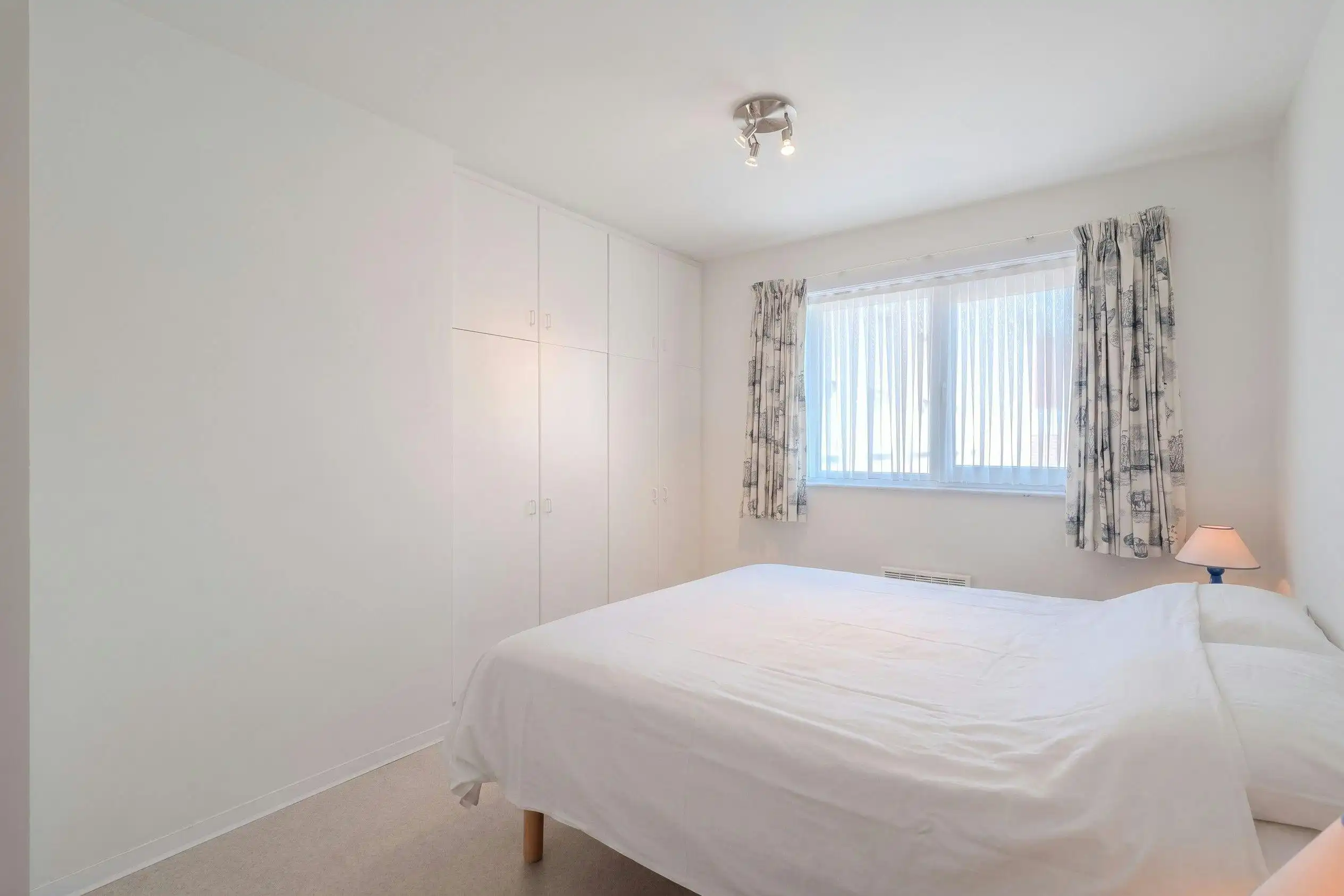 Instapklaar appartement met 2 slaapkamers en zijdelings zeezicht! foto 11