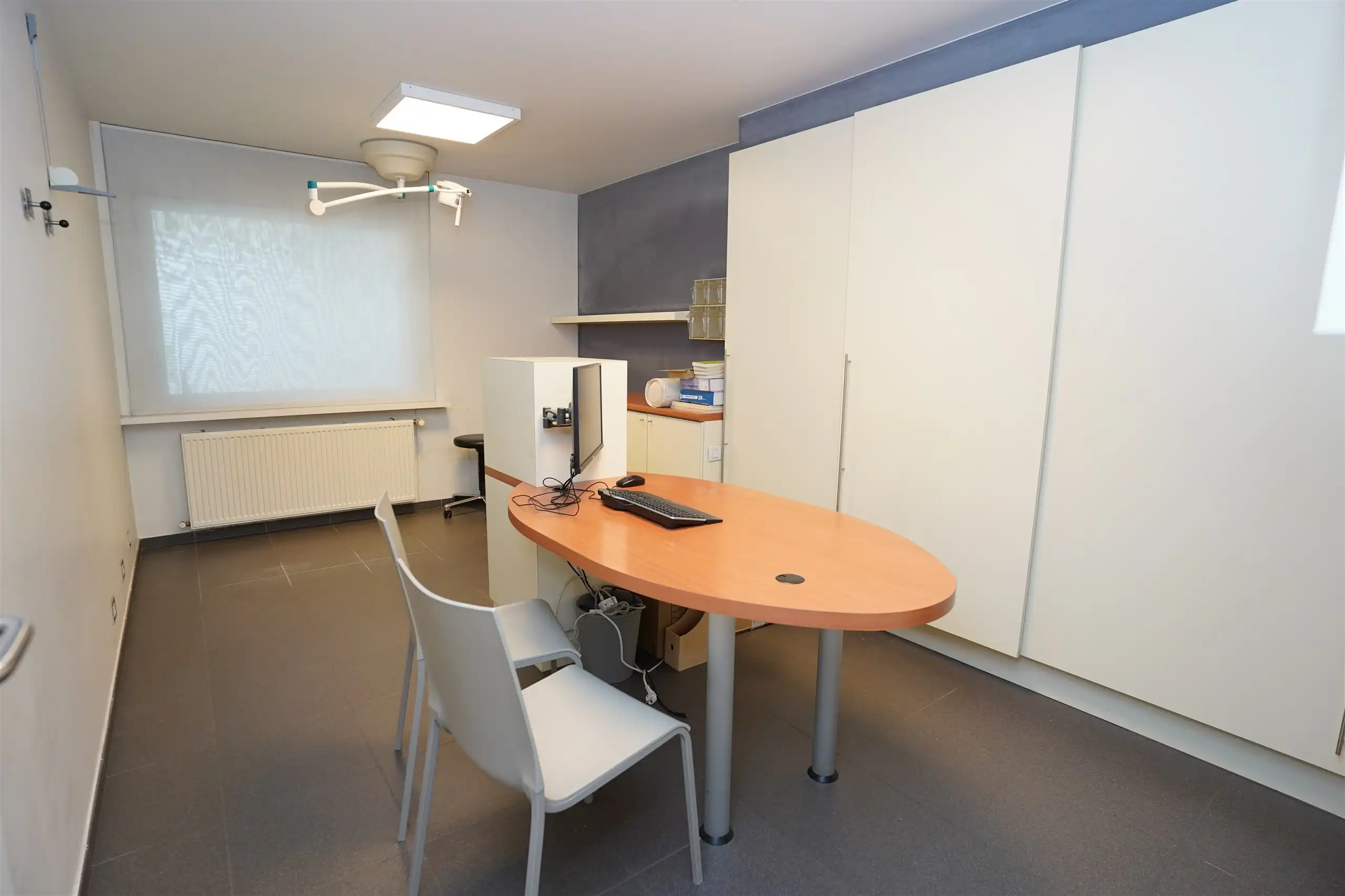 Commerciële toplocatie: voormalige dokterspraktijk van 55 m² foto 5