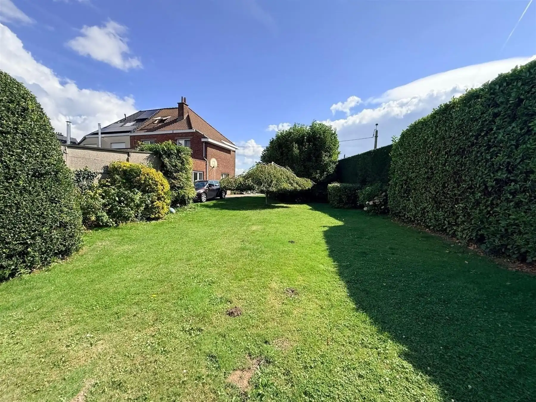 3-GEVEL WONING MET TUIN OP 8 ARE foto 16