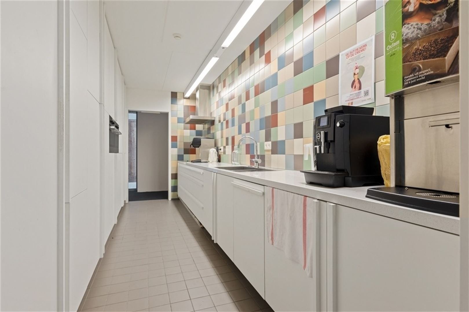 Magazijn + passief kantoorgebouw foto 17