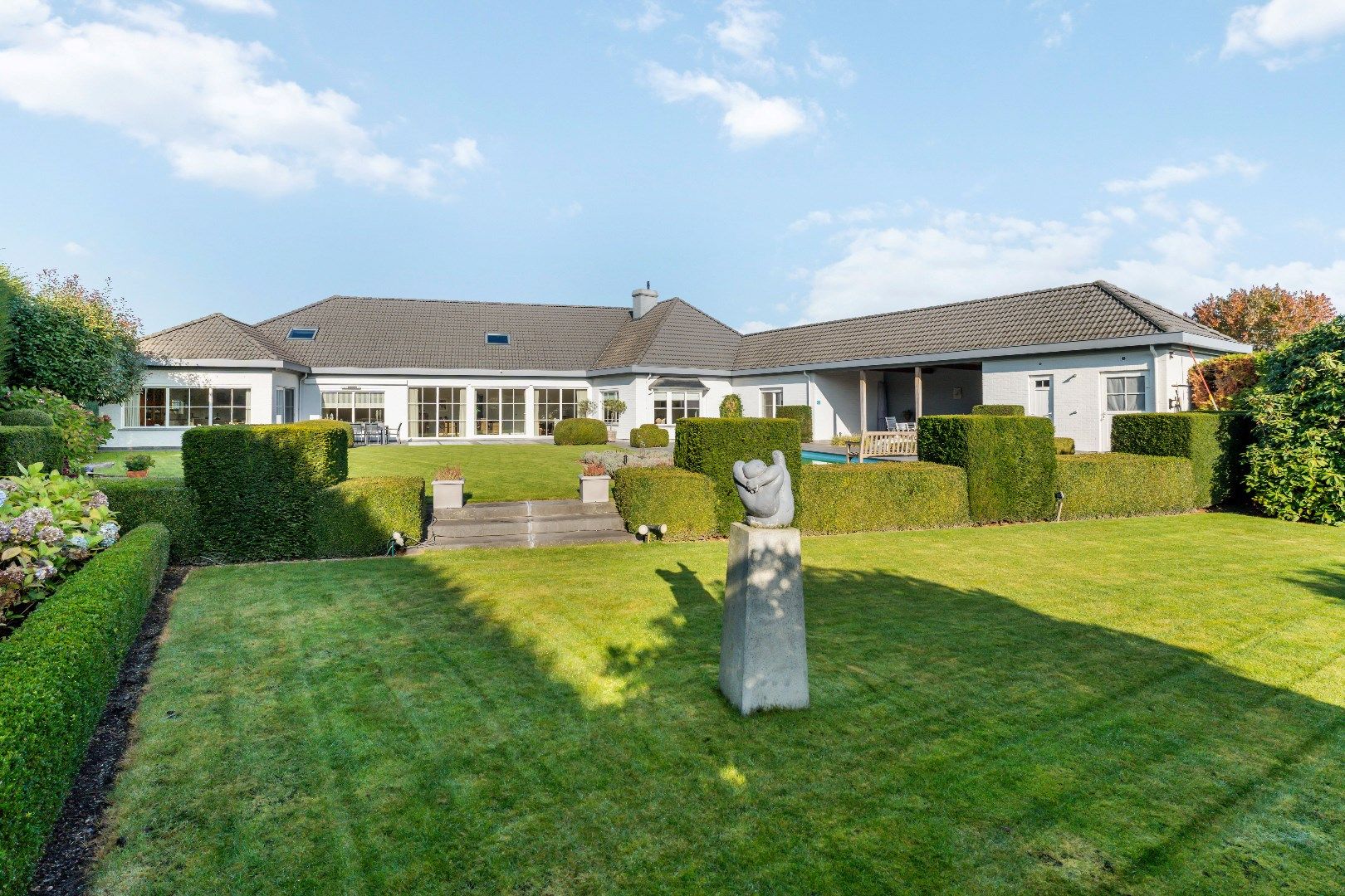 Luxueuze villa met zwembad en absolute privacy op riant perceel foto {{pictureIndex}}