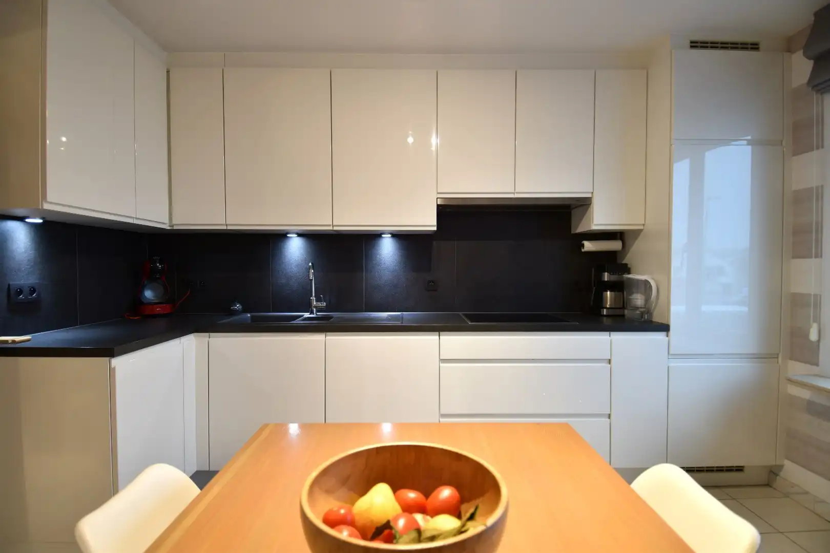 Dubbele opslagruimte (466 m²) met telkens een bovenliggend woongedeelte te koop in Kuurne foto 4