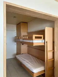 Ruime  studio TE HUUR OP JAARBASIS  met uitstekende ligging op de Zeedijk te Koksijde ! foto 5