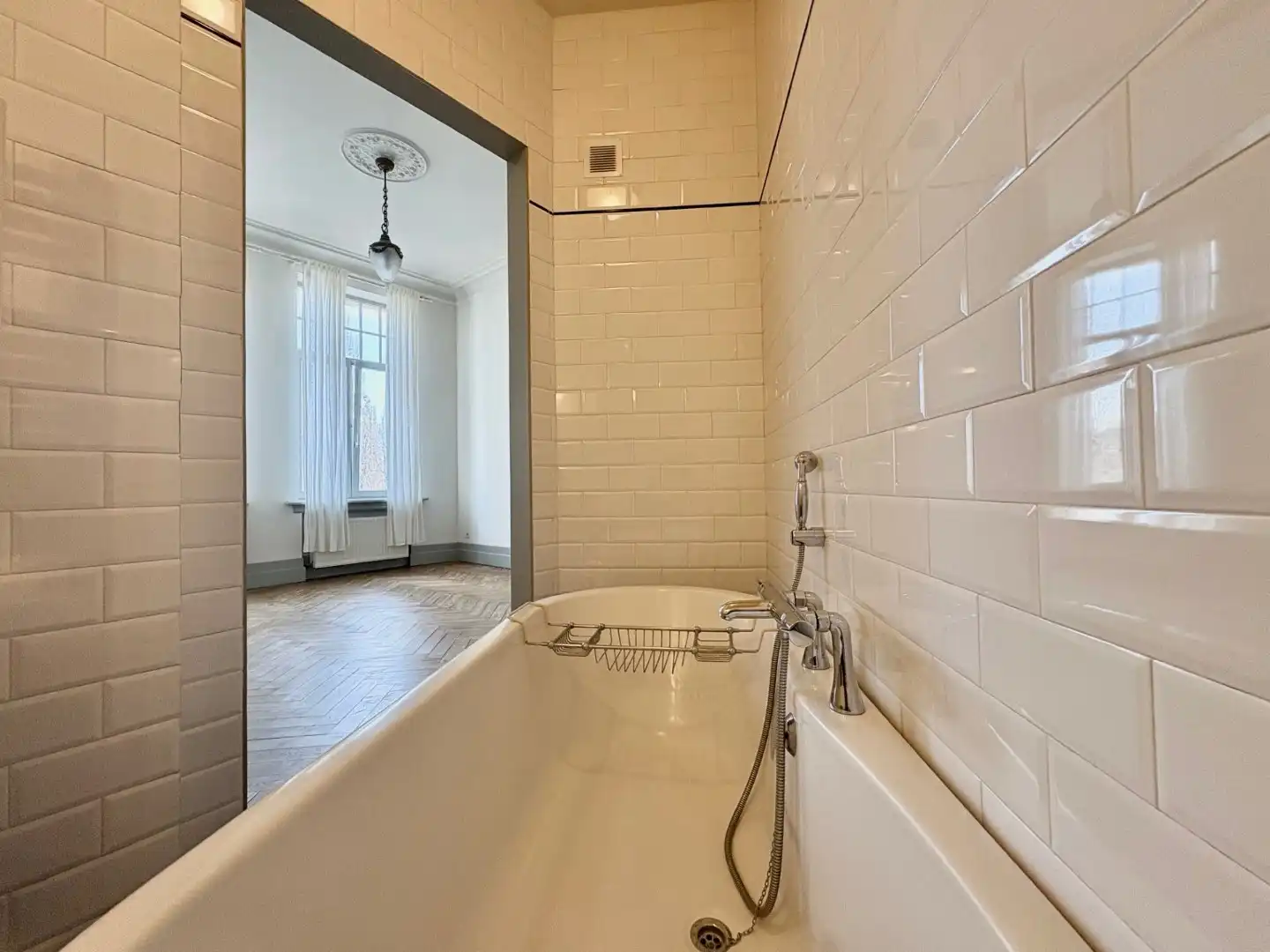 Elegante en instapklare 2-slaapkamerappartement in het groeiende Zurenborg foto 9