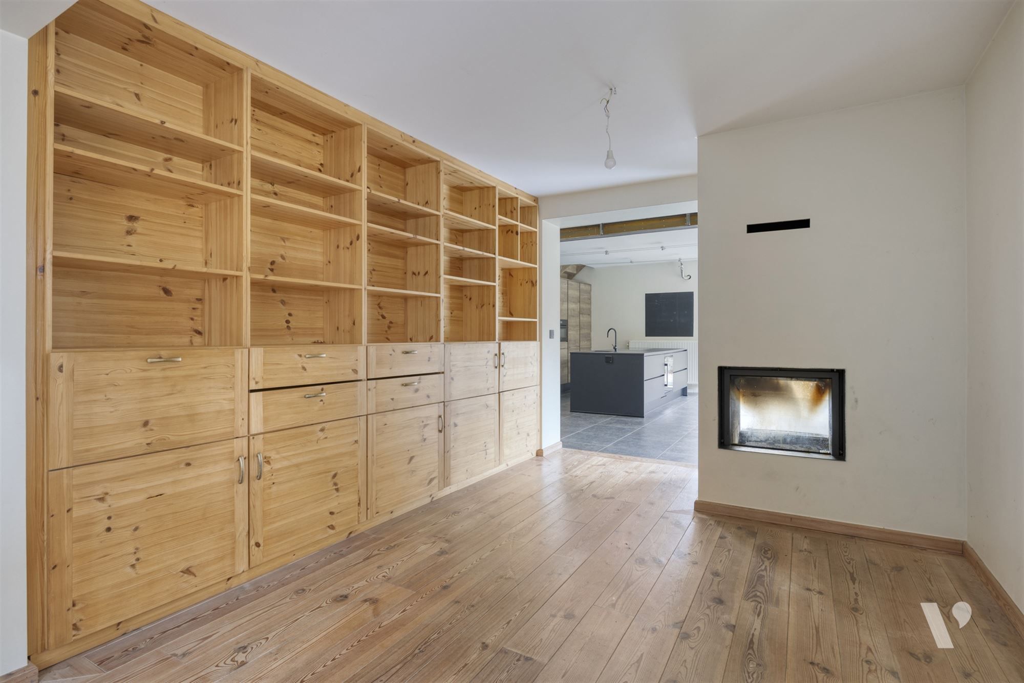 Prachtig gerenoveerde woning (279m²) met zwemvijver foto 8