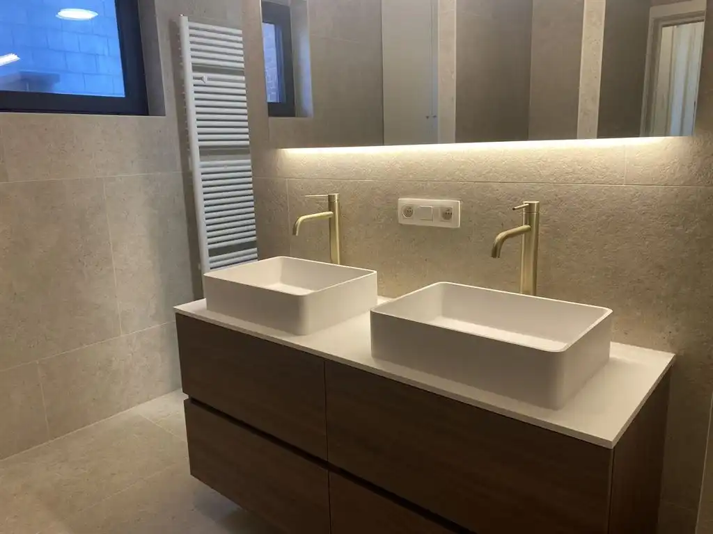 Duplex appartement in het centrum van 's-Gravenwezel foto 4