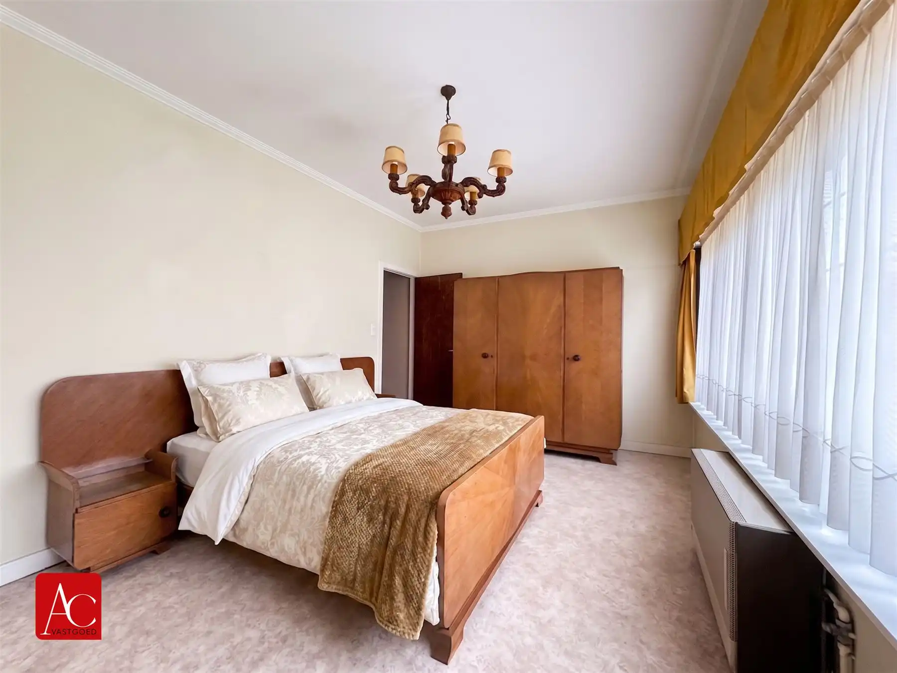 Goed gelegen woning met tuin ter renovatie foto 13