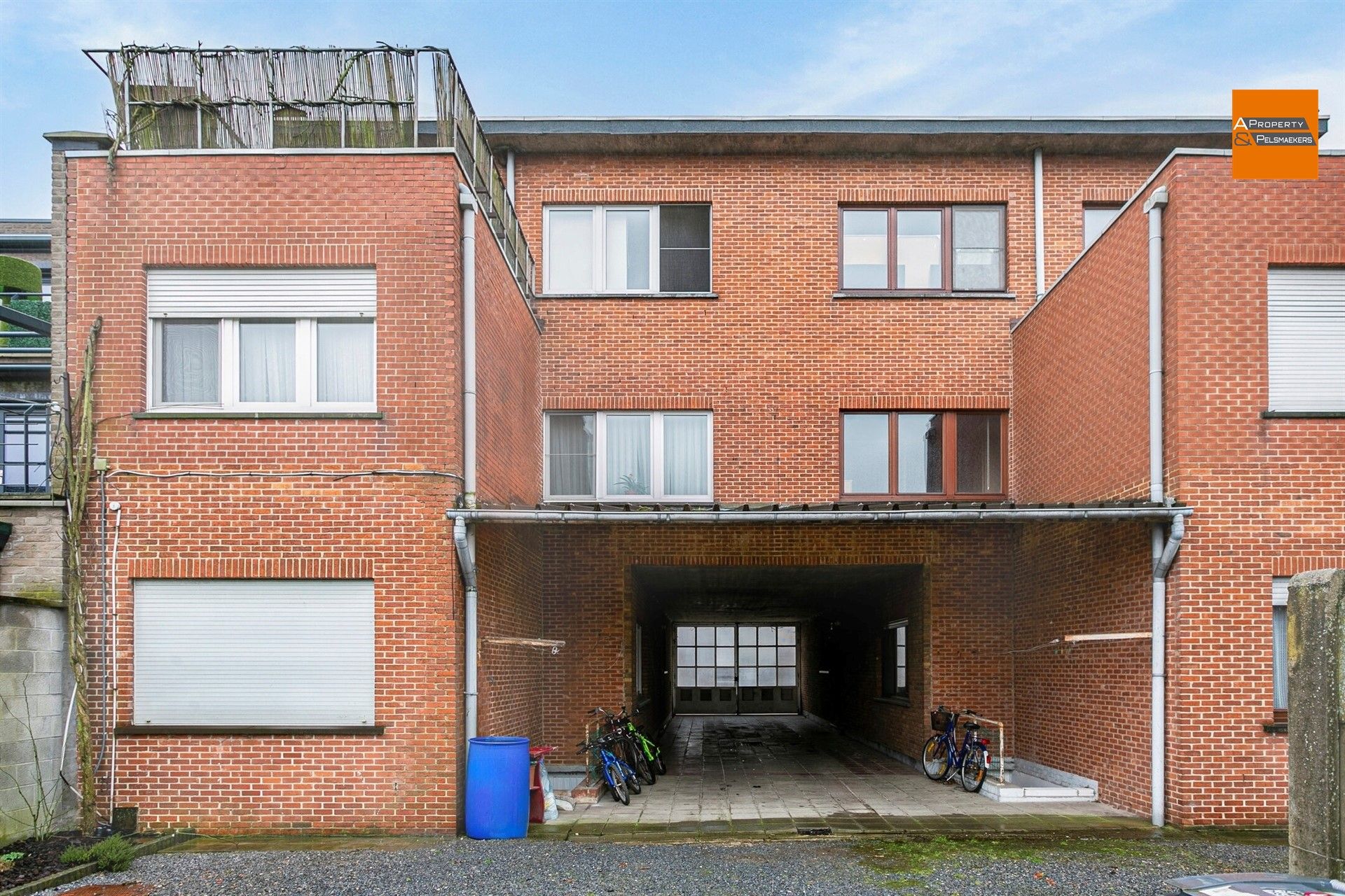 BOD AANVAARD Zeer ruim appartement met 2 slaapkamers foto 22