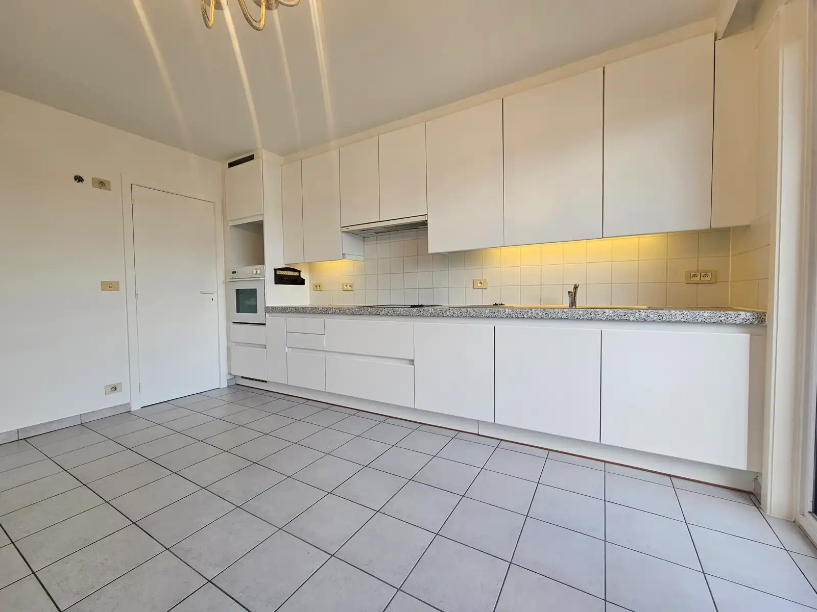 Lichtrijk duplex appartement met 2 slaapkamers en dubbele garage! foto 16