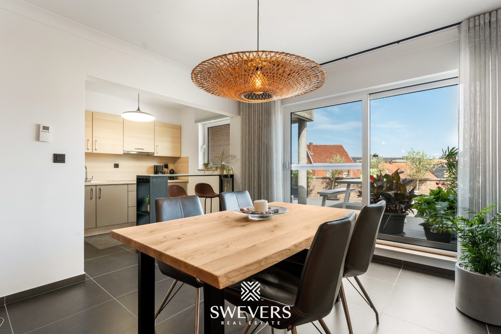 Comfortabel wonen met ruim Terras, 2 Slaapkamers, parkeerkelder & berging foto 8