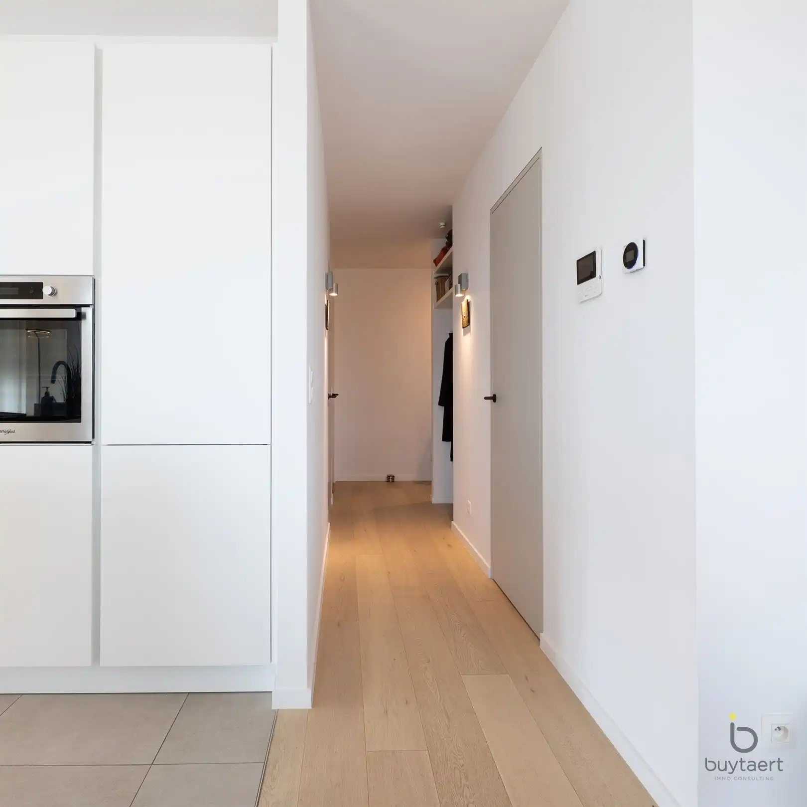 WONEN IN STIJL: een knap 2-slaapkamer appartement op de 3de verdieping met terras te Deurne-Zuid! foto 15