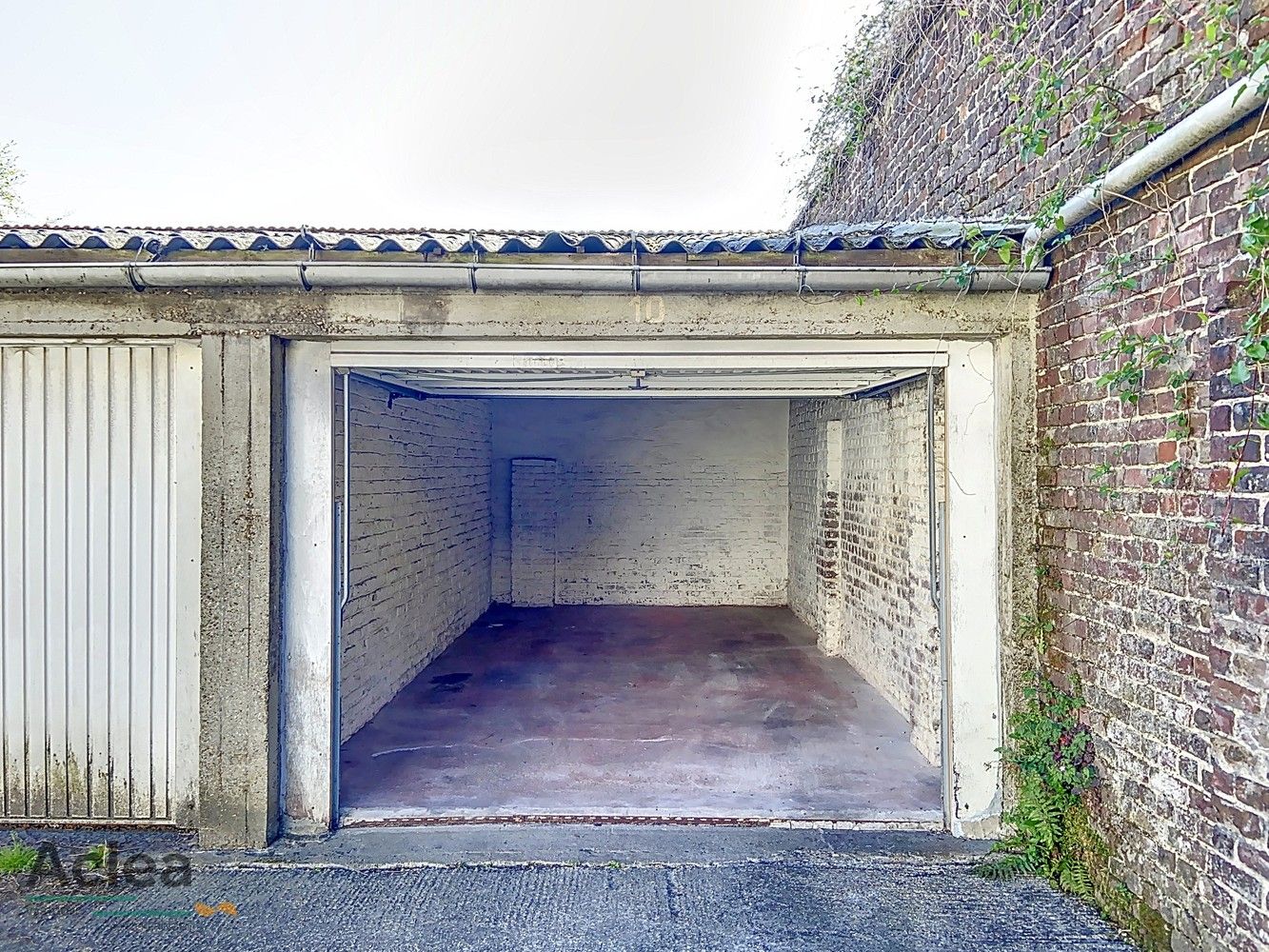 Garagebox in centrum van Eeklo foto {{pictureIndex}}