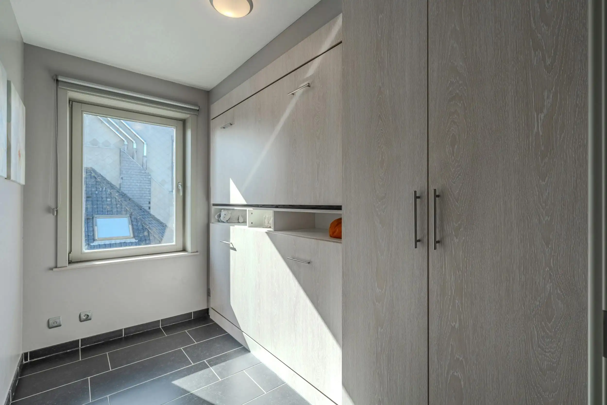 Lichtrijk hoekappartement met twee slaapkamers in het centrum! foto 14