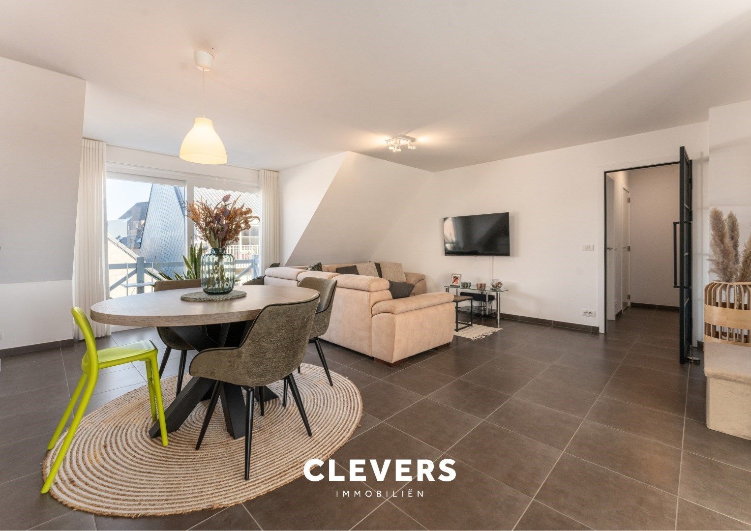 Recent en energiezuinig appartement met 2 slaapkamers  foto {{pictureIndex}}