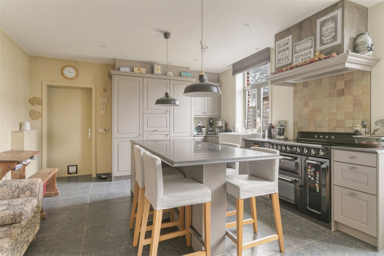 Commercieel gebouw met woonst foto 23