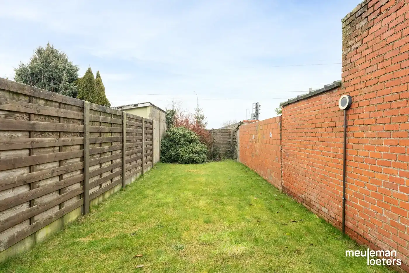 Volledig gerenoveerde woning met hedendaags comfort foto 17