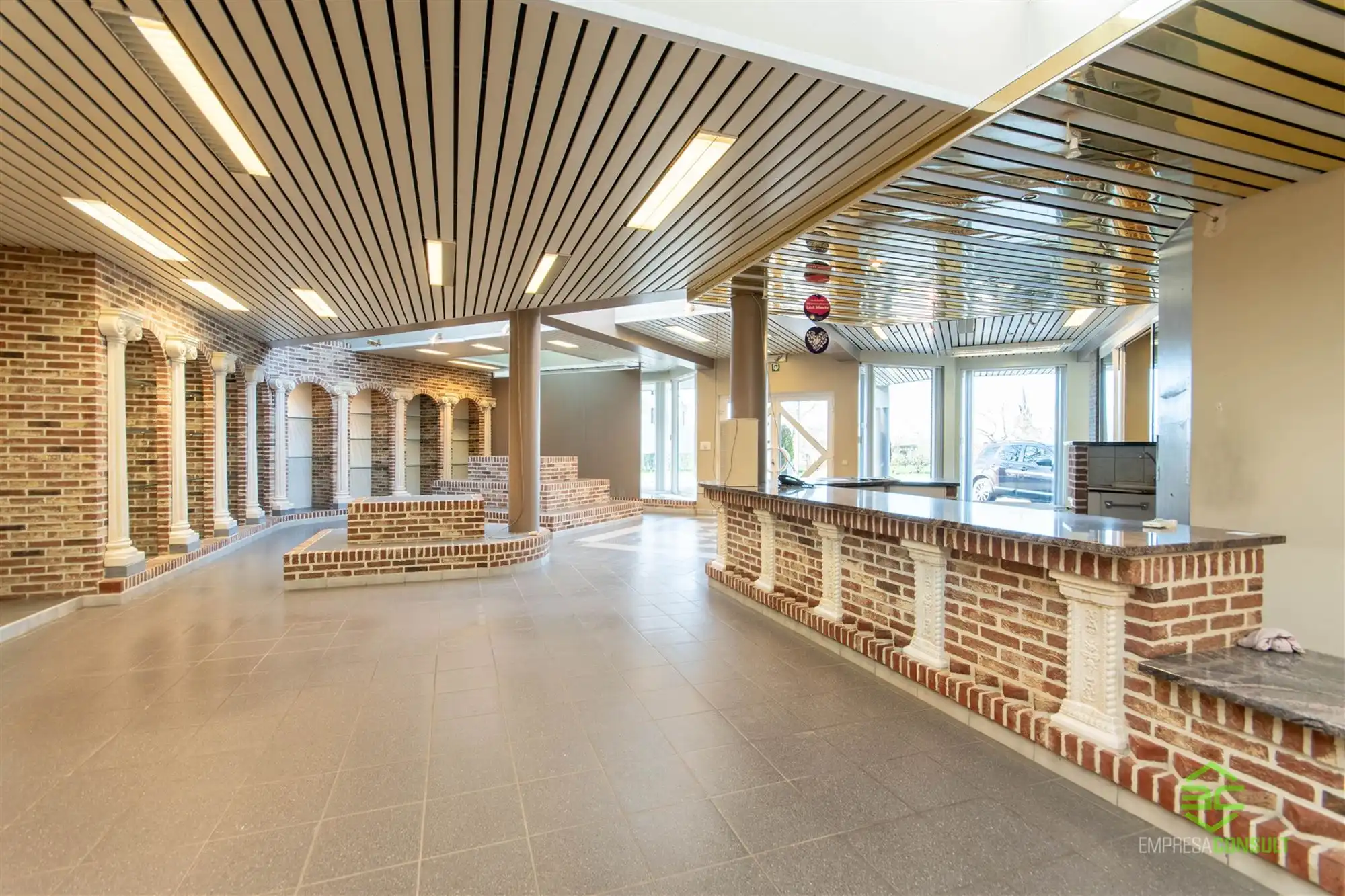 Grote handelsruimte op een strategische topligging! foto 4