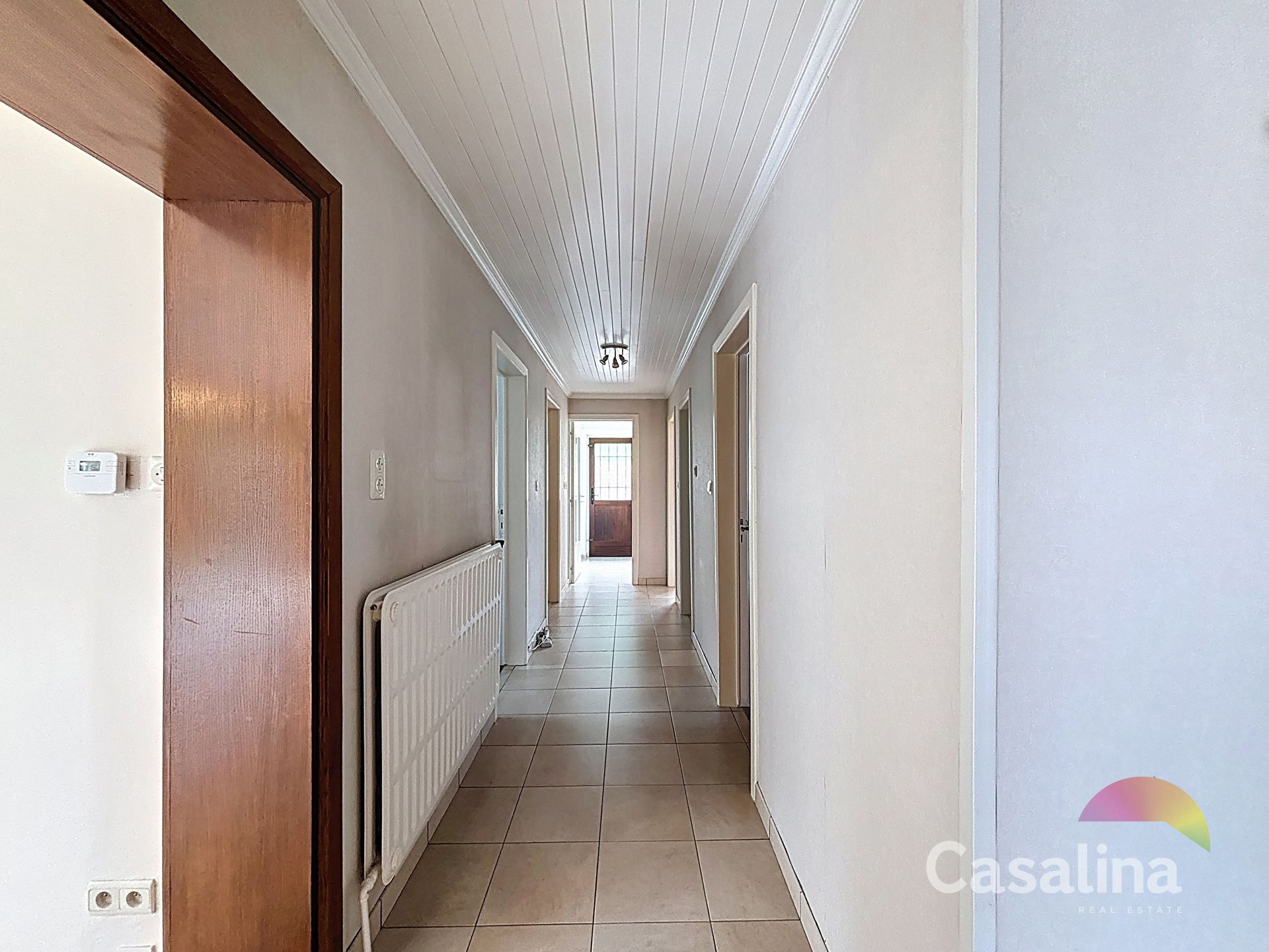 Ruime bungalow van 205 m² in een rustige, groene wijk foto 14