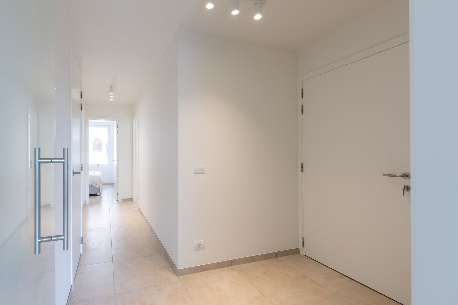 Nieuwbouw twee-slaapkamer appartement te huur in Oostende foto 6