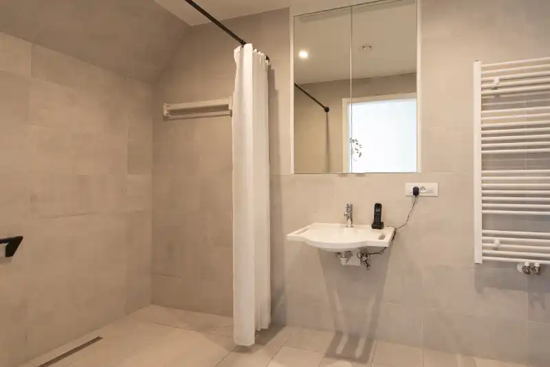 Luxe-assistentieflat gelegen op de 3e verdieping in de residentie Clarenhof te Nieuwpoort-Stad. foto 25