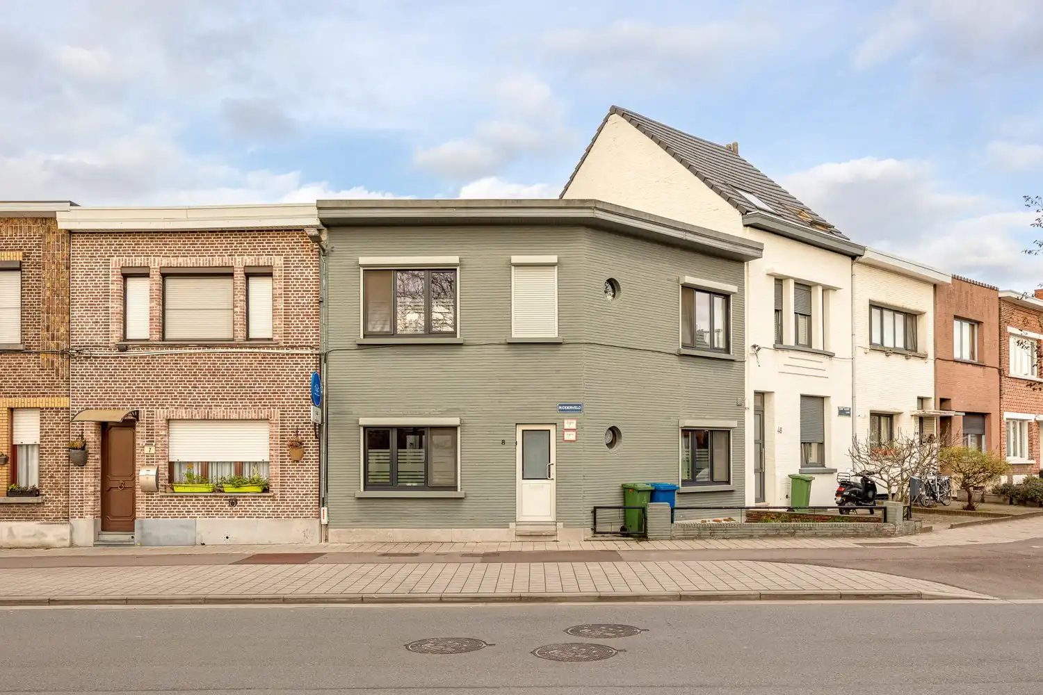 Woning met 3 slaapkamers centraal gelegen te Wilrijk foto {{pictureIndex}}