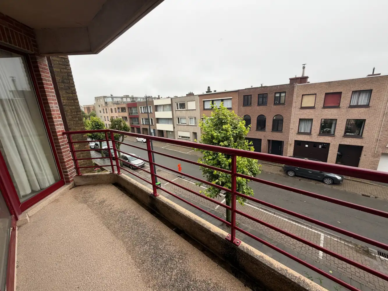 Instapklaar appartement met groot terras en twee slaapkamers. Garage bij te huren in hetzelfde gebouw. foto 7