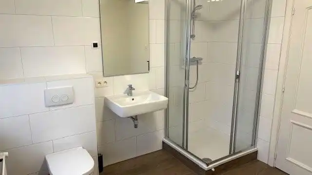 Ruim appartement met 3 slaapkamers nabij het centrum foto 4