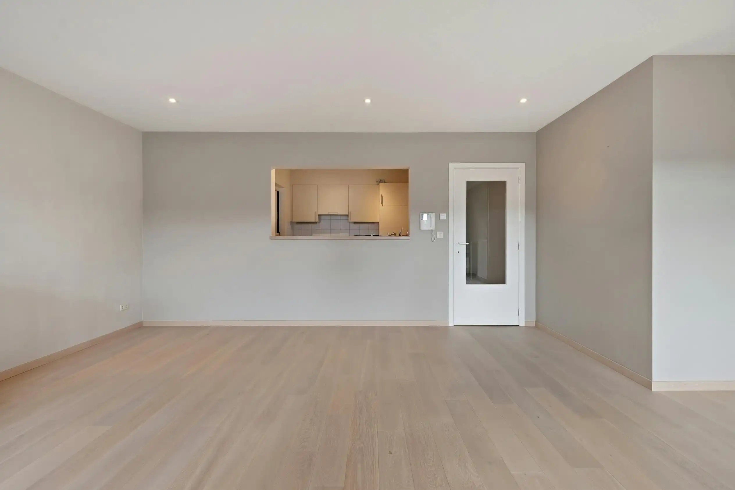 Ruim appartement te koop nabij Sint-Pietersstation te Gent foto 4