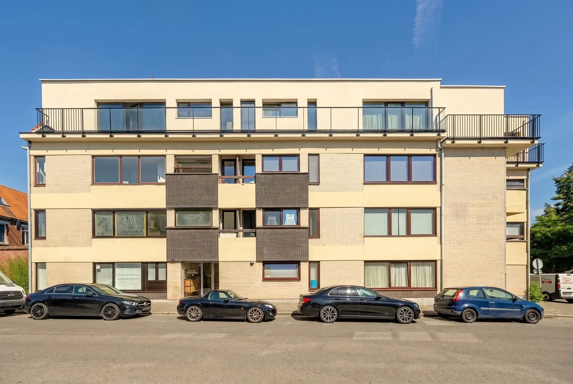 gelijkvloers appartement met drie slaapkamers foto 2