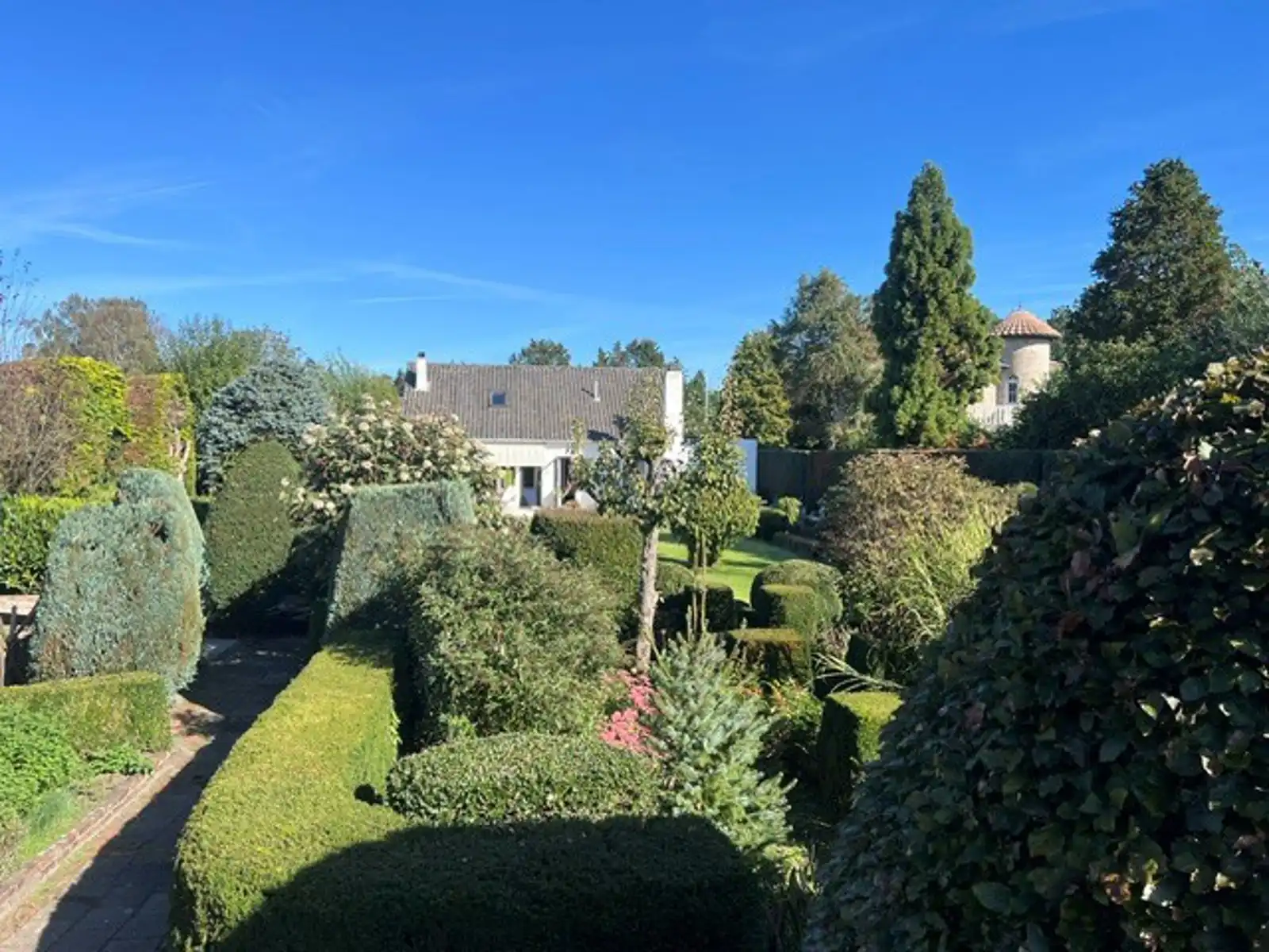 CHARMANTE WONING IN EEN GROENE OASE foto 3