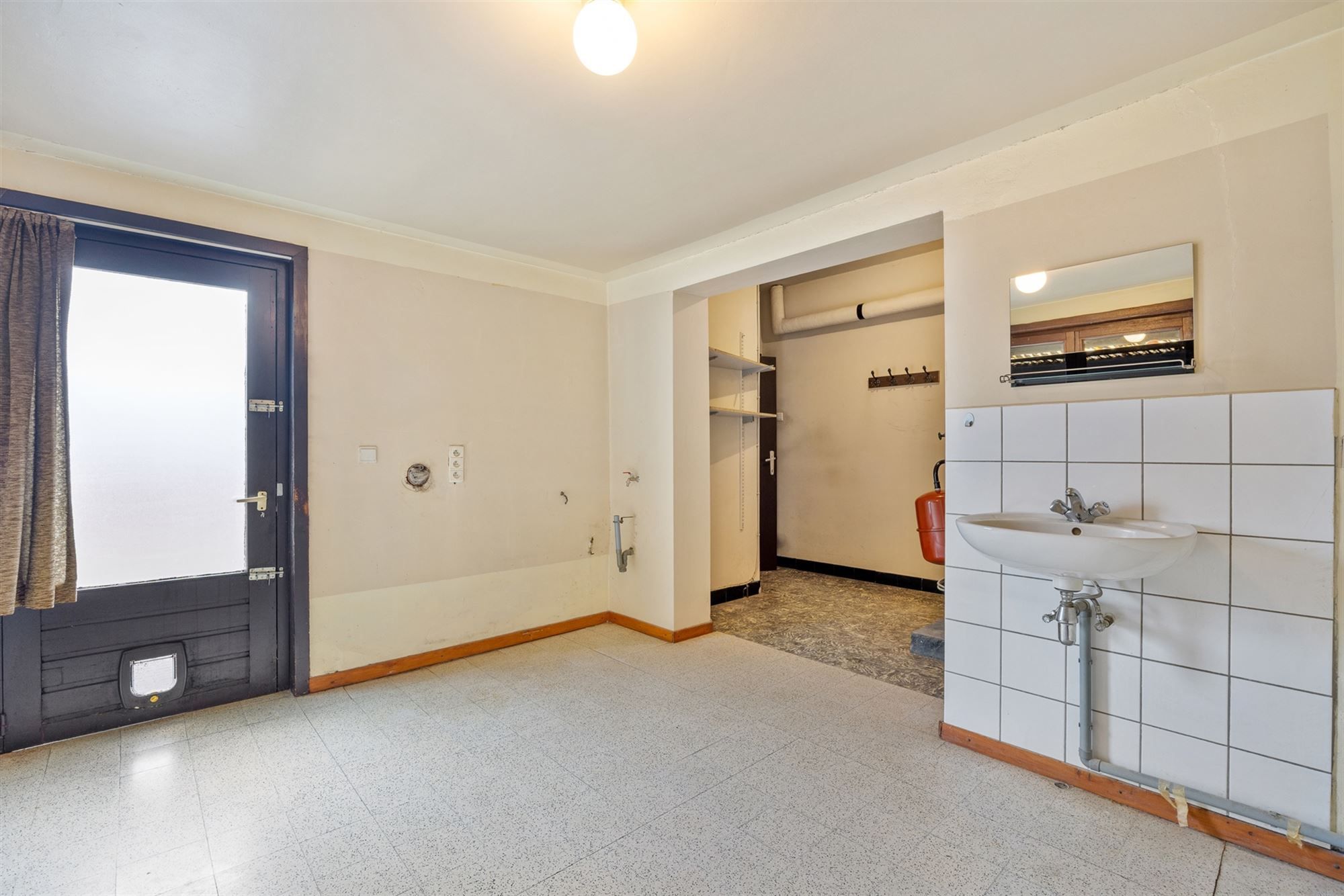 PERFECT ONDERHOUDEN GELIJKVLOERSE WONING OP IDEALE LIGGING foto 15