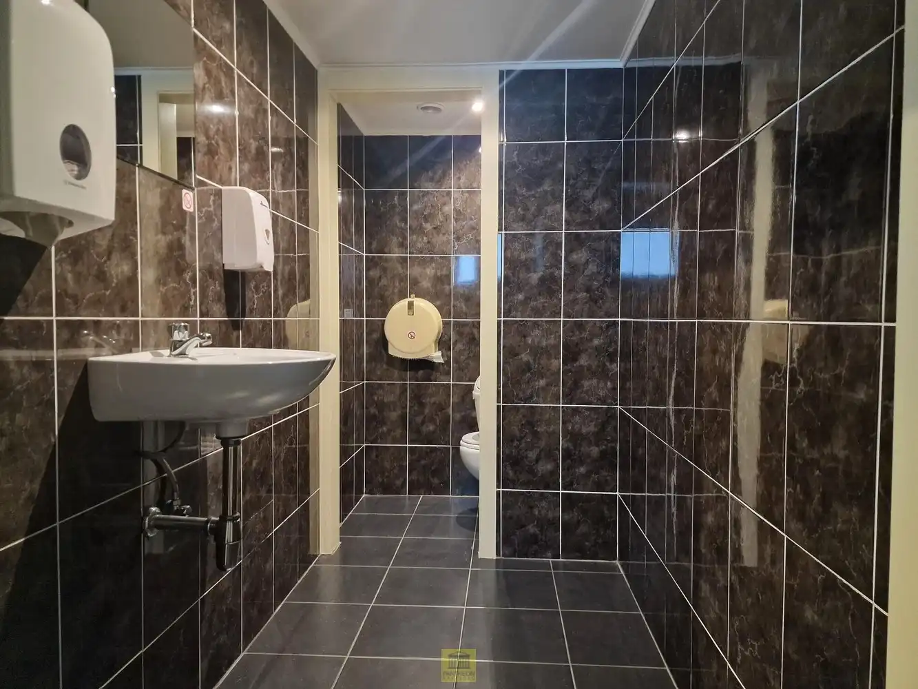 Instapklaar handelspand in het centrum van Aalst – topligging tussen Keizersplein en Hopmarkt foto 10