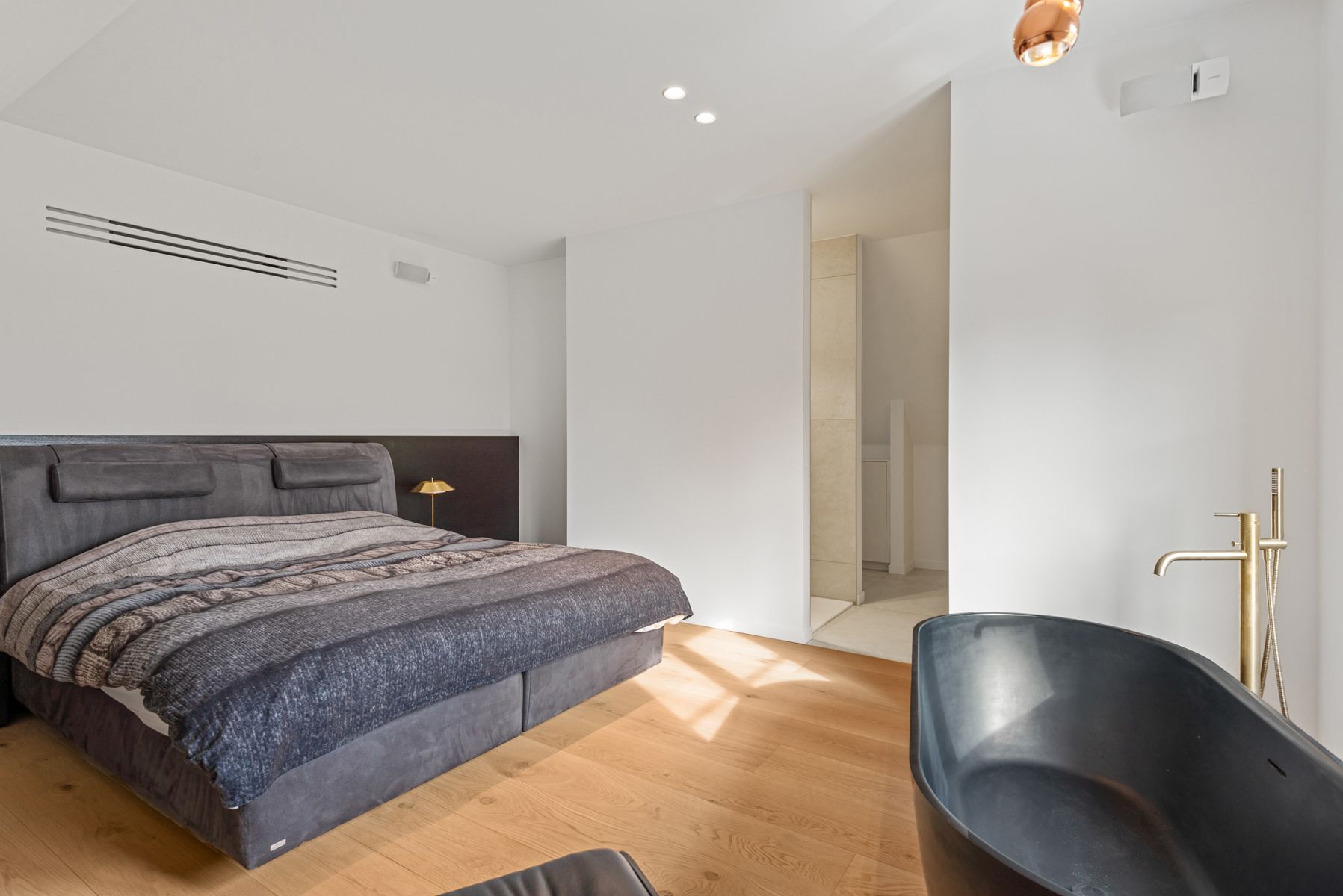 Exclusief duplex dakappartement met zicht op weiland. foto 21