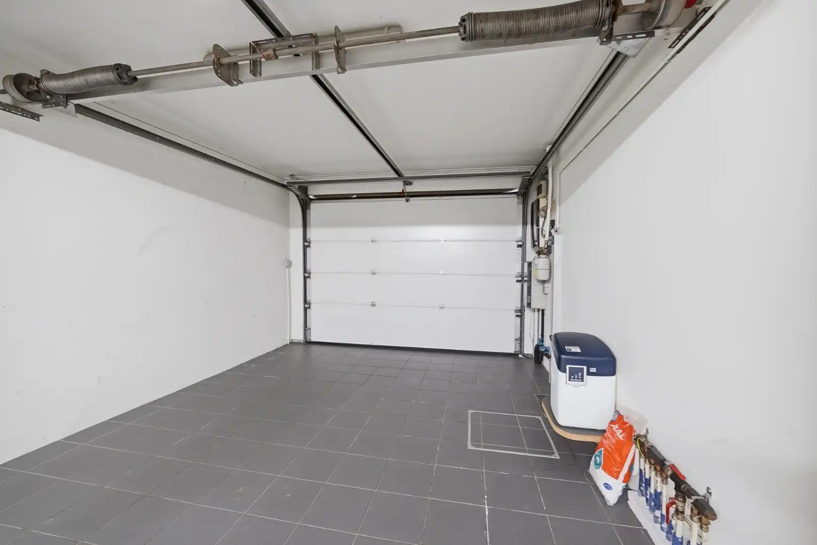 Volledig gerenoveerde bel-étage met ruime garage te Oostende foto 20