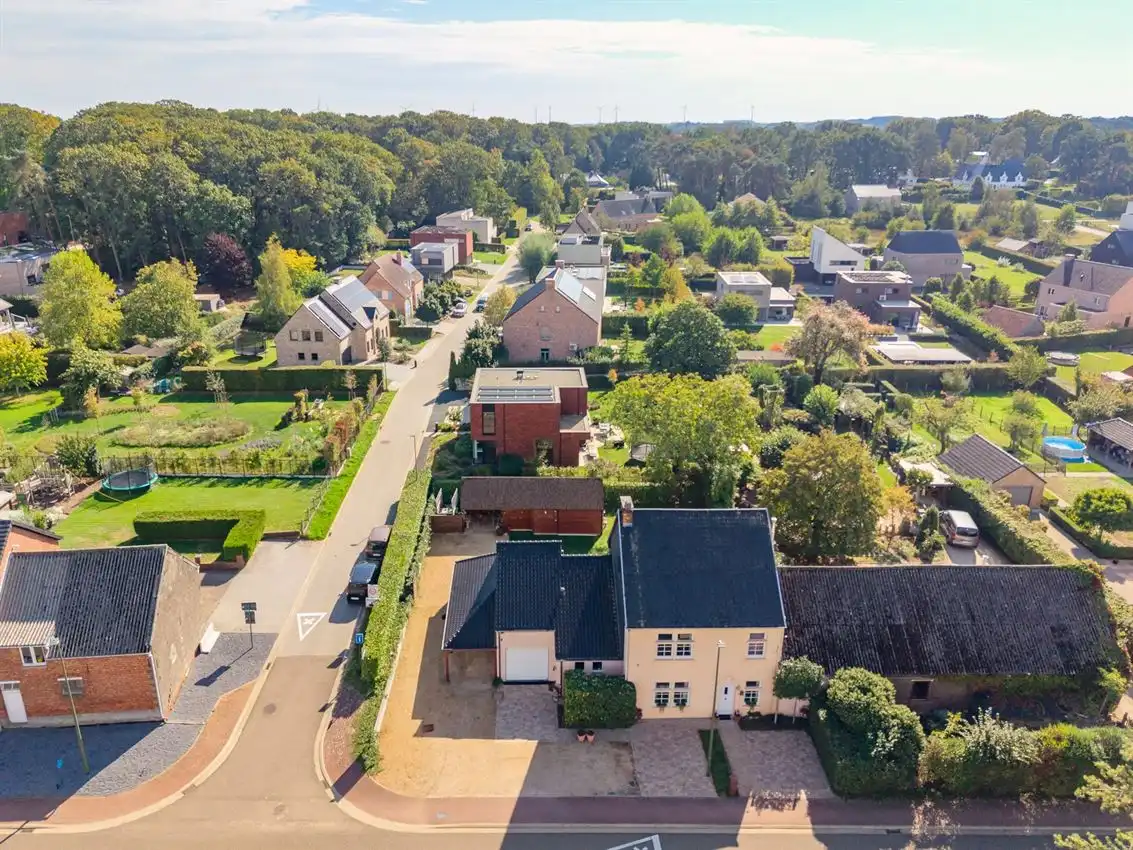 Karaktervolle en instapklare woning met zonnige tuin nabij het Gras- en Crauwelsbos foto 53