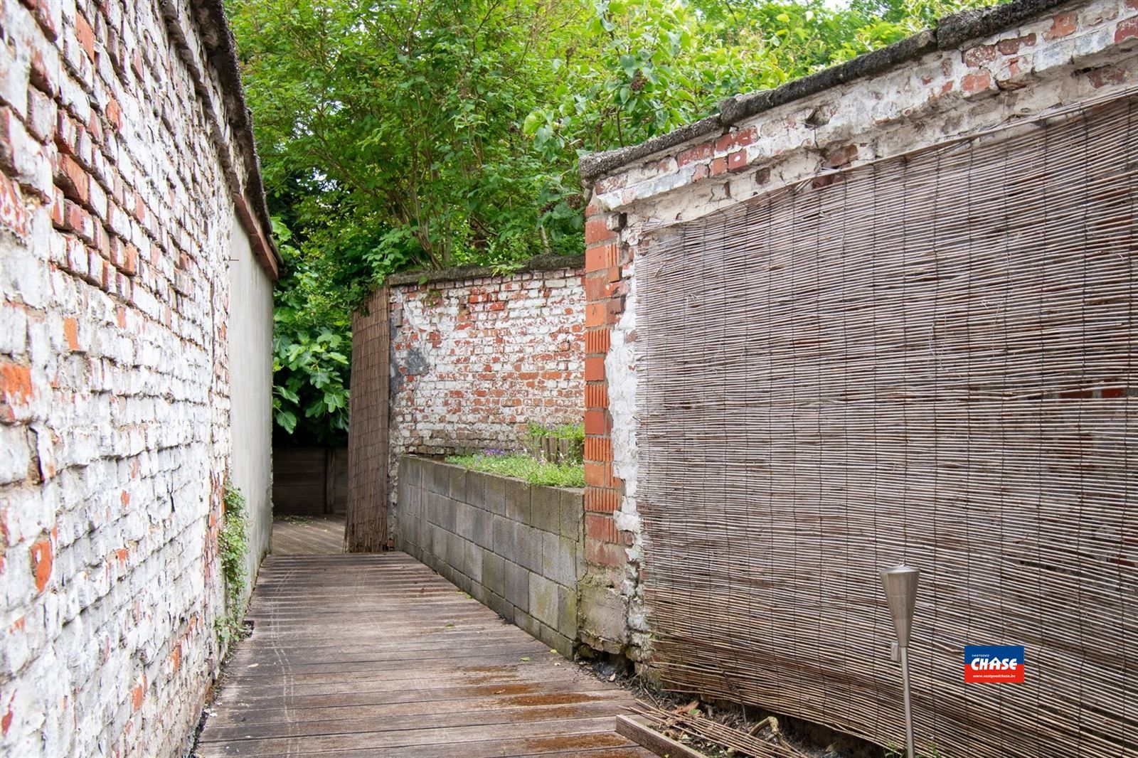 !!! VERKOCHT ONDER VOORWAARDEN !!! Rijwoning met 3 slaapkamers en tuin foto 6