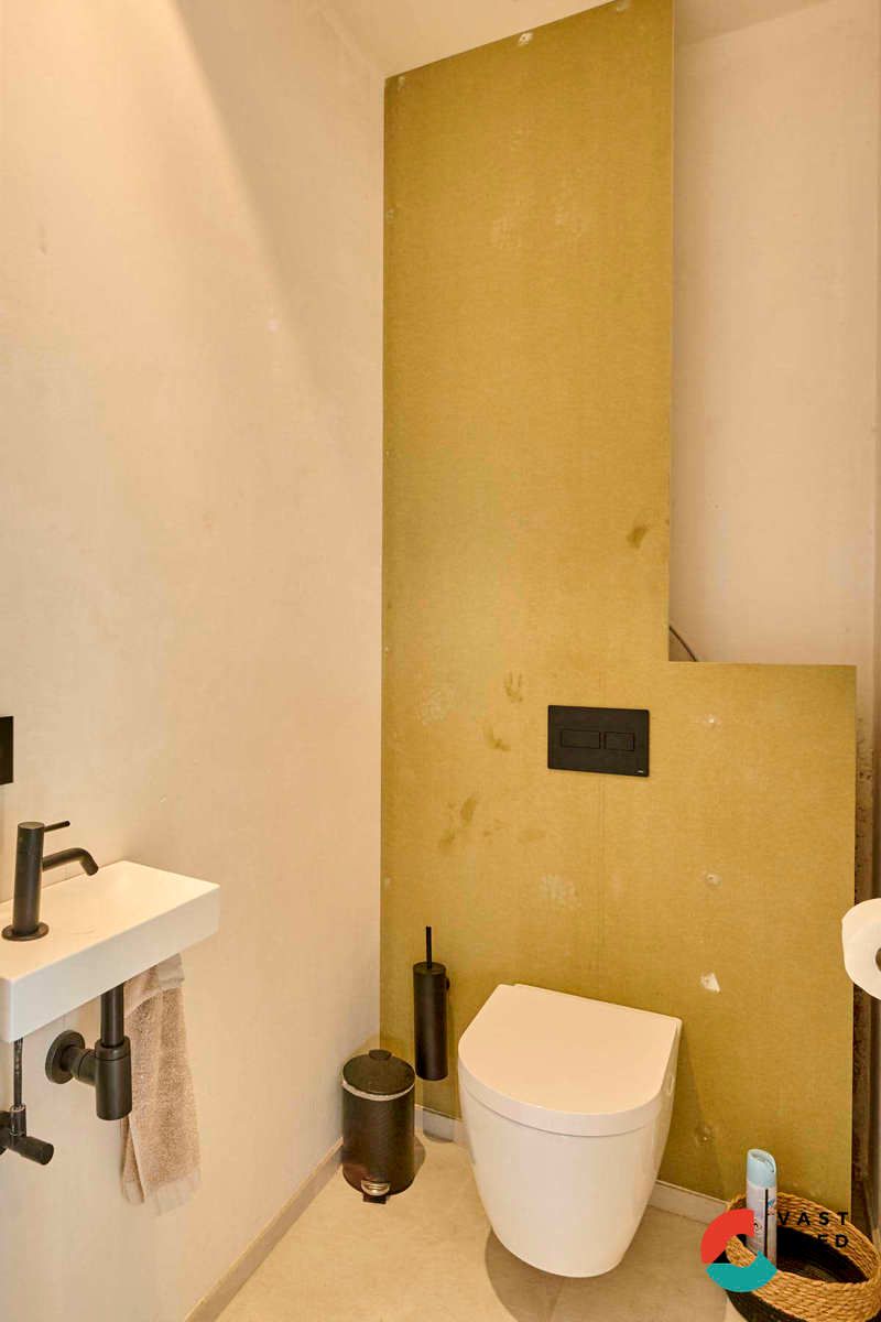 Moderne villa met zwembad op een knap perceel van 16 are. foto 7