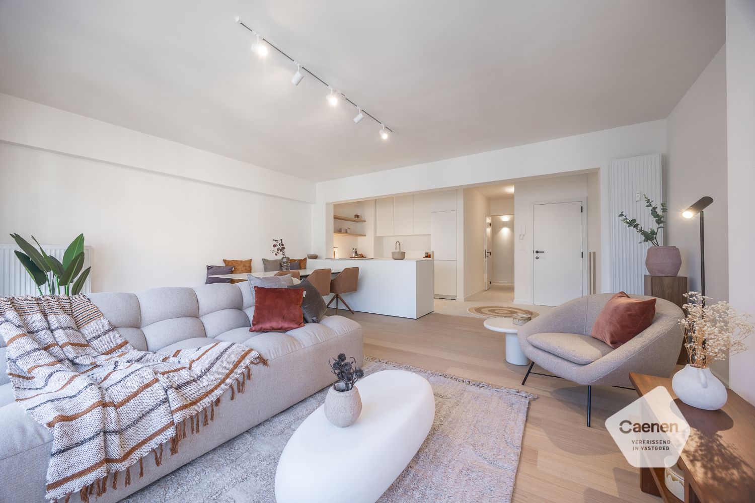 3 slaapkamer appartement met lateraal zeezicht foto {{pictureIndex}}