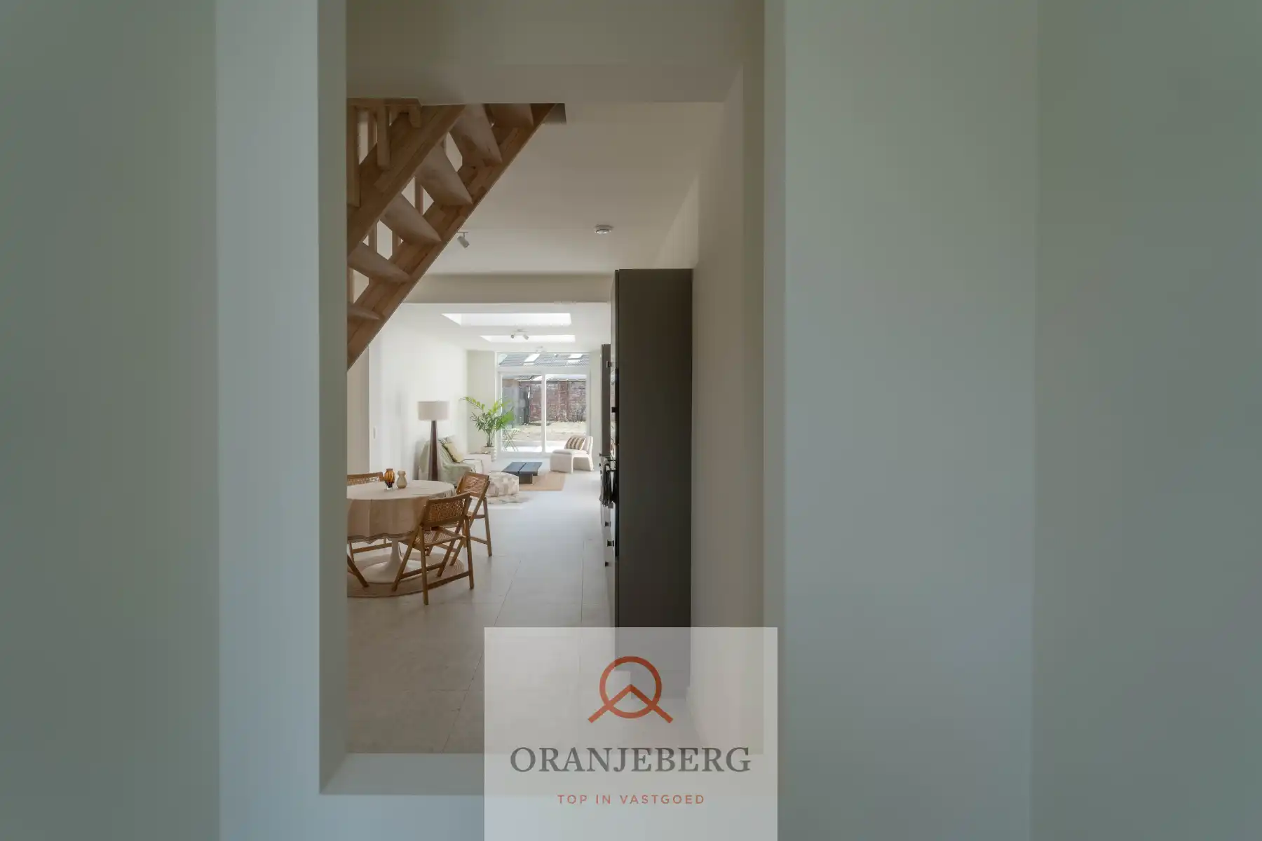 Lichtrijke gerenoveerde woning foto 6