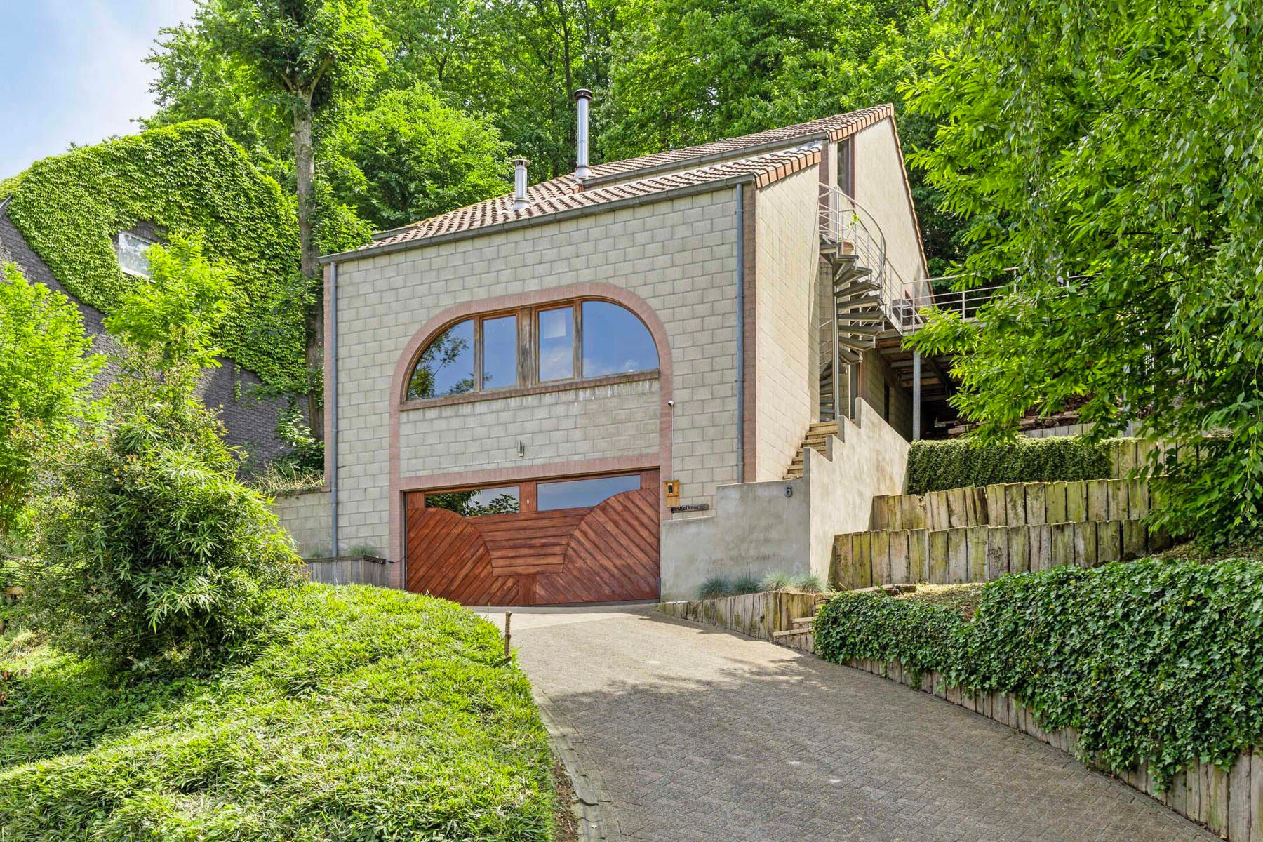 Unieke villa op toplocatie foto {{pictureIndex}}
