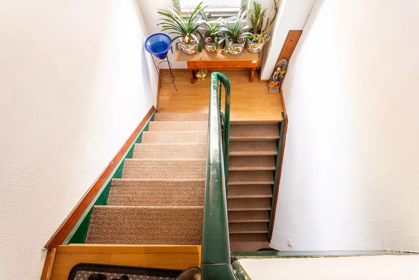 Ruime te renoveren woning met top potentieel en zwembad foto 9