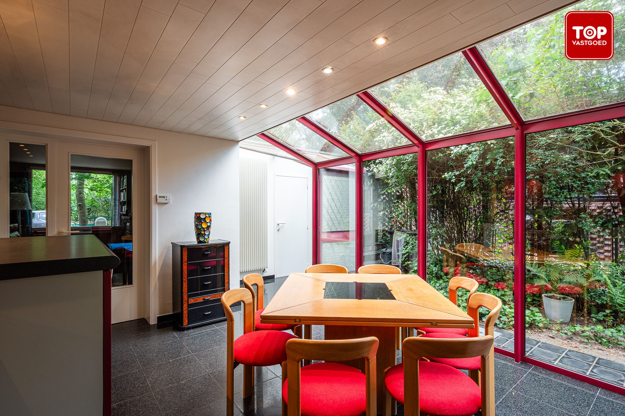 Charmante halfopen woning met fantastische tuin op een Topligging in Sint-Denijs-Westrem foto 12