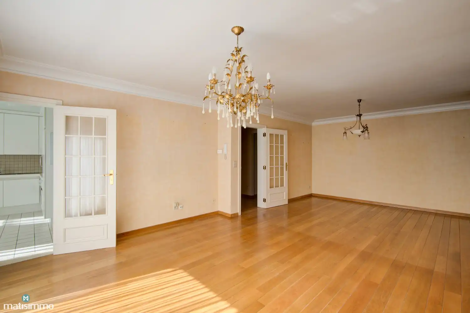 RUIM APPARTEMENT MET 2 SLAAPKAMERS, 2 TERRASSEN, KELDERBERGING EN ONDERGRONDSE AUTOSTAANPLAATS IN BILZEN-CENTRUM foto 5