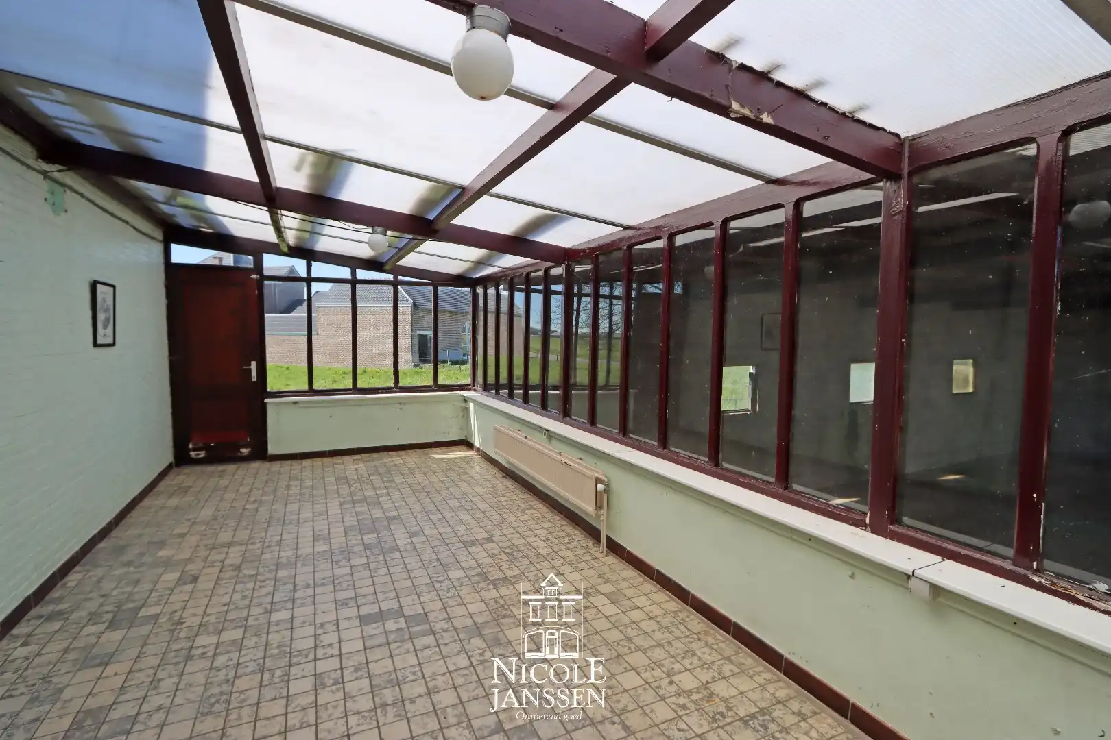 Woning met loods/stallen foto 9