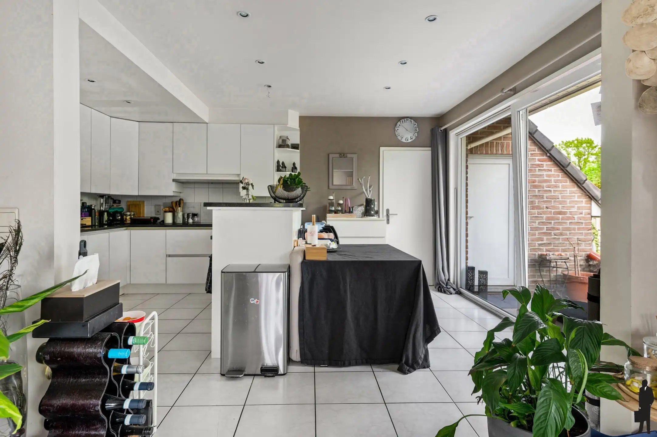 Ruime woning met 5 slpks, 2 badks en tuin met groenzicht foto 8