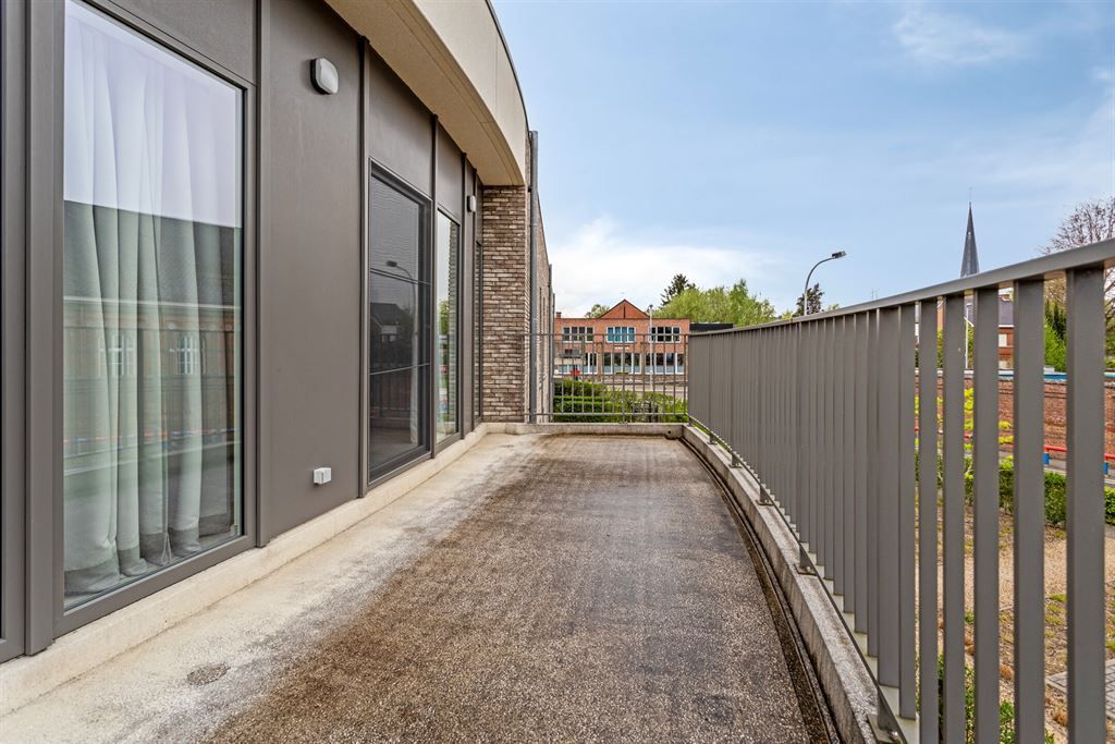 Recent 1-slaapkamer appartement met groot terras foto 19